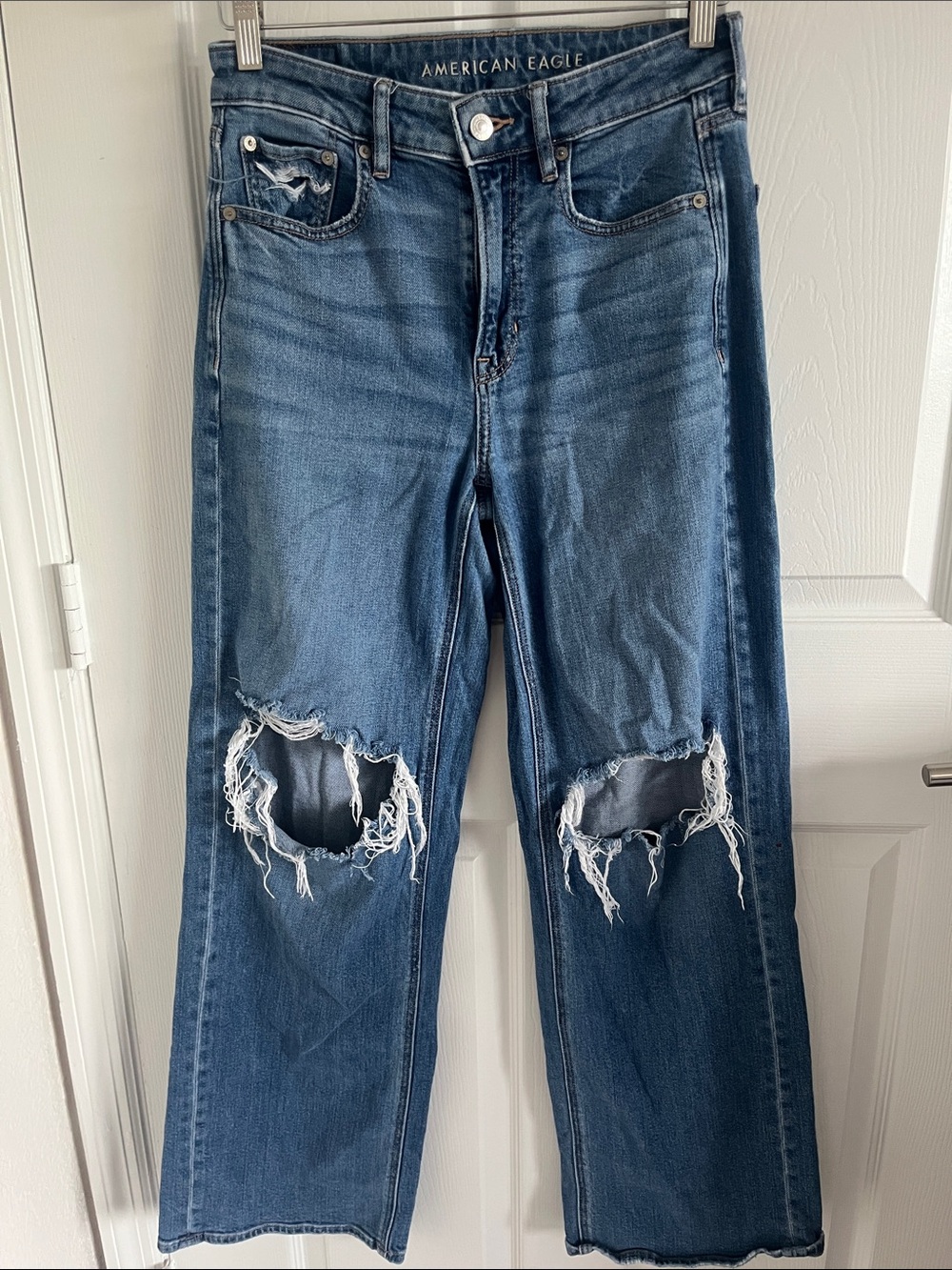 American Eagle Outfitters Straight-Leg Distressed Blue Jeans 90s baggy Grunge
